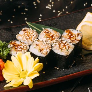 Ролл с угрем