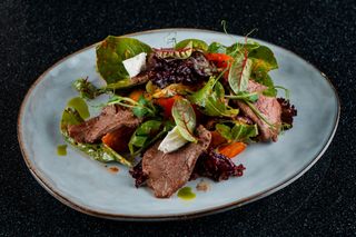 Салат с телятиной и запеченными баклажанами (350 гр.)