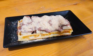 Waffles Cu Nutella, Banane Și Biscuiți