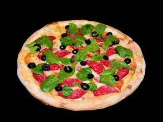 Піца салямі та шпинат (490g)