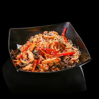 Noodles funchoza cu pui