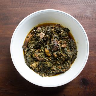 Mutton Palak Com arroz ou naan.