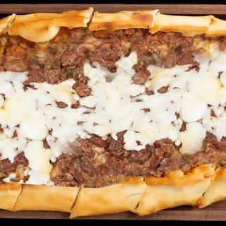 Пиде с мясом и сыром