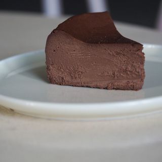 Sernik Baskijski czekoladowy kawałek 