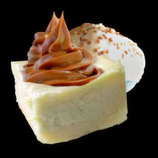 BROWNIE CASERO DE CHOCOLATE BLANCO