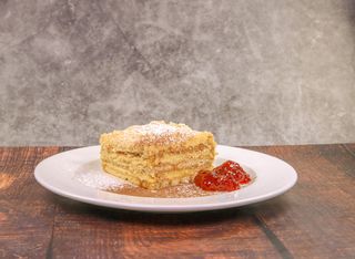 Бисквитена торта (300г)