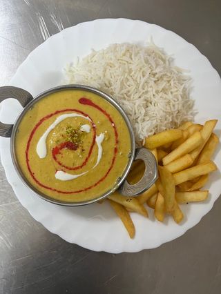 Chicken korma(with chips &rice)
