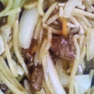 Spaguetis Chinos Con Carne A La Plancha