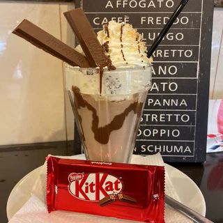 Batido Helado De Kit Kat (16 Oz.)