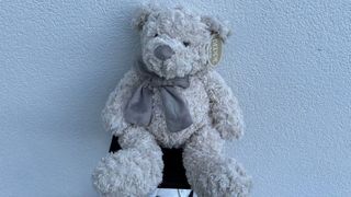 Miś Beżowy z Kokardą