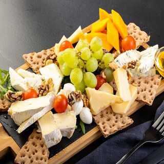 Platou de brânzeturi