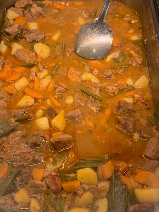 Jardineira de Vitela. Com arroz e salada