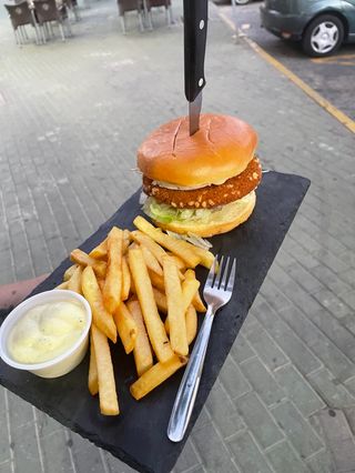 Burger Zazu