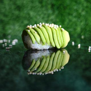 Nigiri avocado