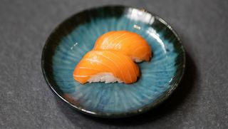 Nigiri Sake Mango