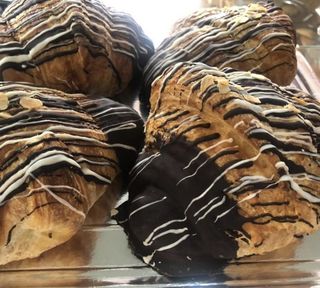 Croissant Grande De Chocolate