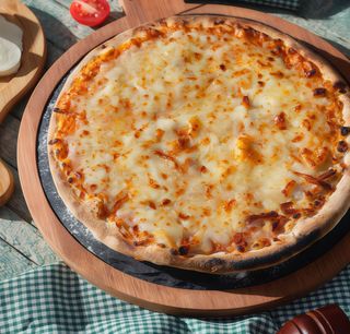 Pizza Margarita (30 Cm. Masa FINA) 1 o 2 personas