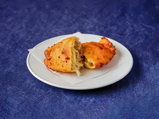 Empanada De Jamón Asado Y Queso