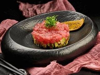 Тартар з тунця на гуакамоле (140/20 г)