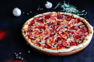 Піца марконі з салямі 410г