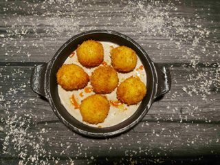 ელარჯის ბურთები ბაჟეთი