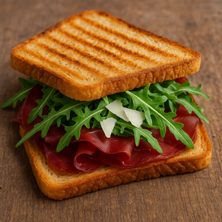 Toast Bresaola, rucola e grana