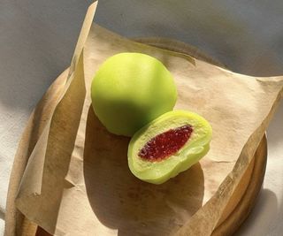 Моти фисташка