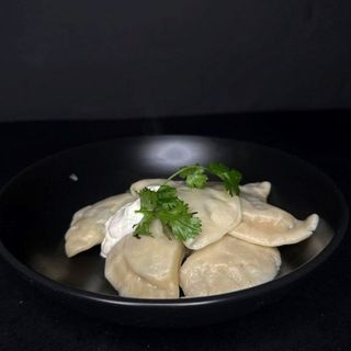  Пістні вареники з картоплею та грибами