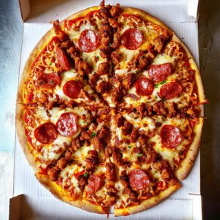 Half pepperoni,half kebab deluxe