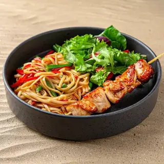 Bento pranz udon and chicken yakitori