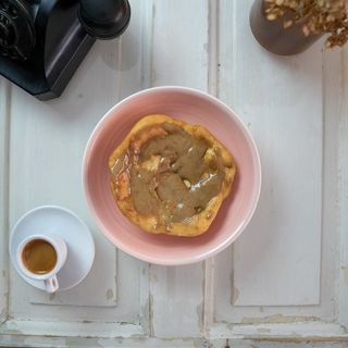 Мекица с халва и масло (140г)