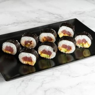 Futomaki Atún Picante/Aguacate (8 Uds.)