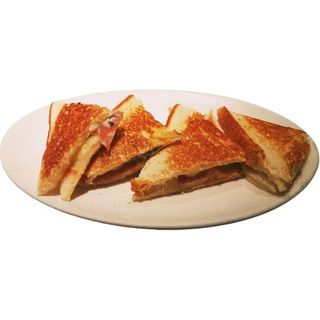 Bikini trufado con jamón iberico