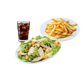 Ensalada con ternera, pollo o mixto + patatas + bebida