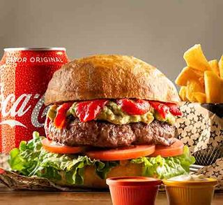 Hamburguesa Premium Vegana Con Patatas Y Bebida