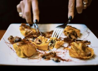 ravioles rellenos de ternera braseada