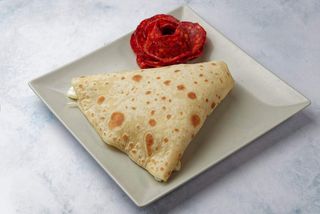 Palačinka sa kulenom, pavlakom i kačkavaljem