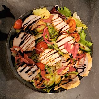 Sałatka z kurczakiem