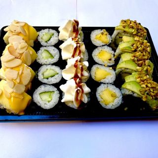 SUSHI COMBO J (20U)寿司套餐J