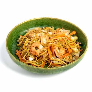 Yakisoba de Camarão e Legumes