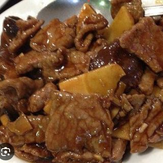 Ternera Con Bambú Y Setas