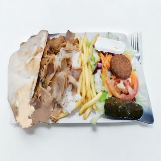 Plato Doner Kebab De Ternera Con Patatas