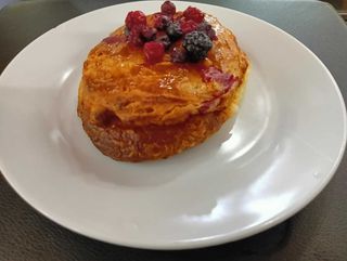 Croissant ricotta e frutti di bosco