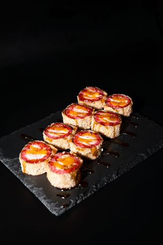 Гарячий рол Premium (420г/8шт)