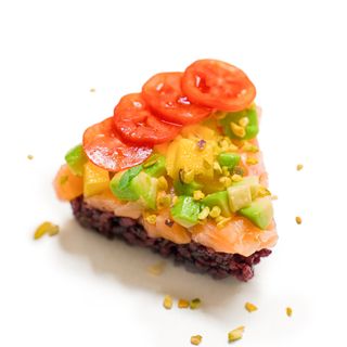Black salmon tartar