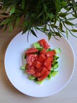 Домати и краставици (200г)