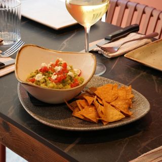 Nachos amb guacamole