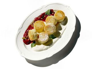 Сирники з вишнею та йогуртом (250g)