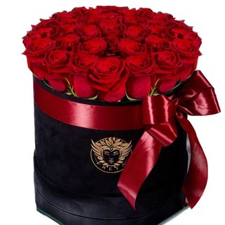 Cutie medie cu 15 trandafiri Freedom