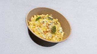 Pasta fresh sos serowy